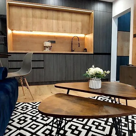 Porte Apartment *